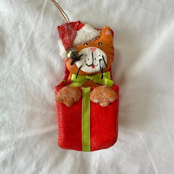 Christmas Cat Gift Ornament - Picture 7 of 12